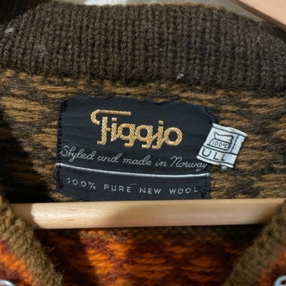 Made in Norway. 100 % wool sweater branded FIGGJO. Medium-Large woman size. Warm - Picture 10 of 11
